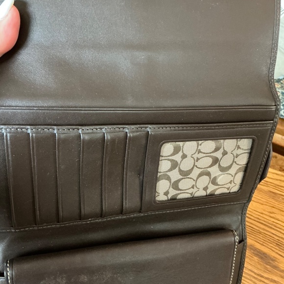 Coach Vintage Leather Trifold Wallet with Checkbook in Brown - Picture 4 of 14
